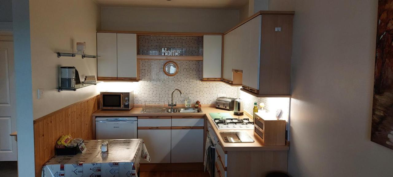 Апартаменты The Lighthouse Loft Whitehead Экстерьер фото